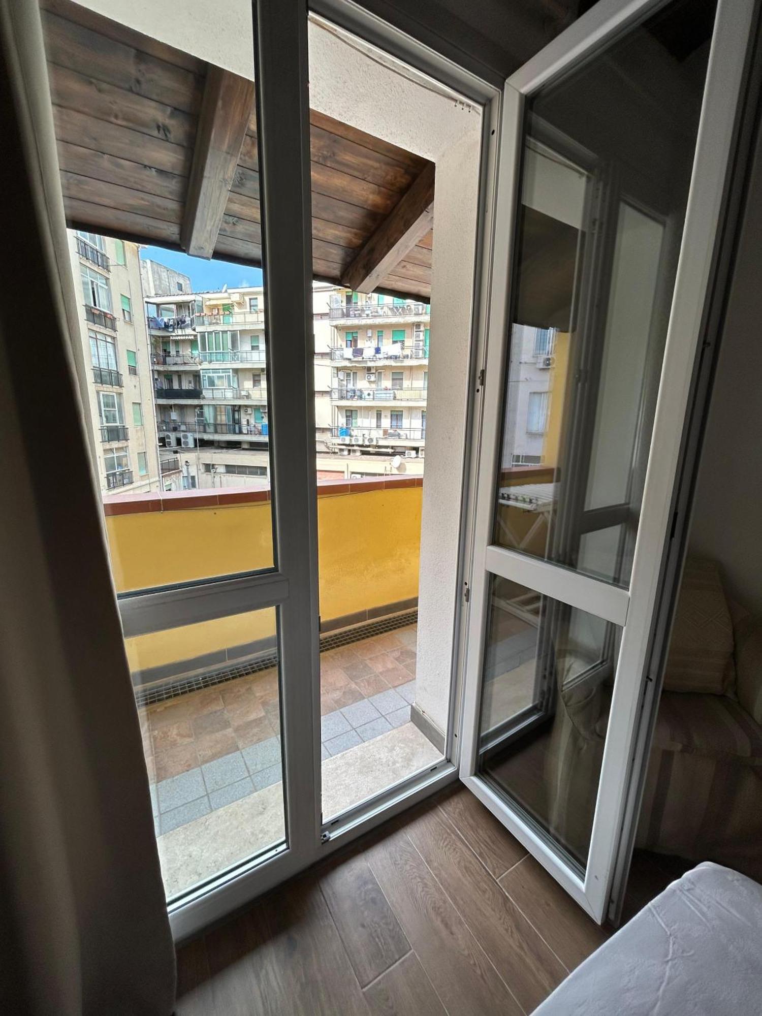 Appartamento Con Terrazzo Privato E Netflix Cagliari Dış mekan fotoğraf